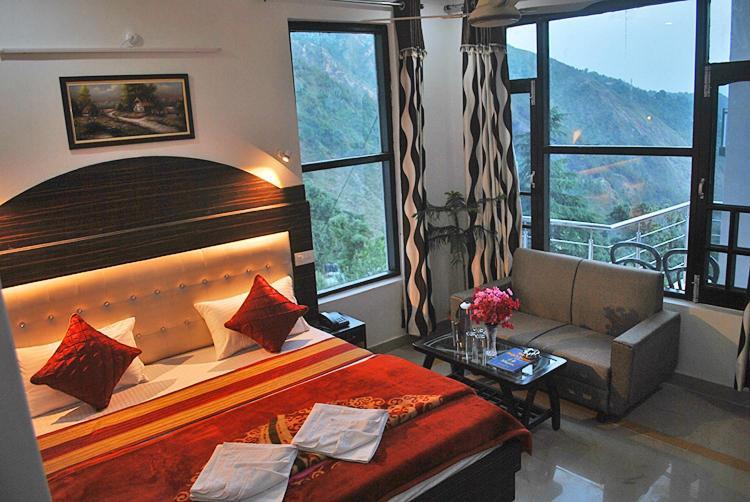 Raja'S Palace Dharamshala Eksteriør billede